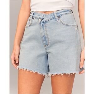Abercrombie | The Dad Criss Cross Waist Curve Love Shorts Light Wash Size 25